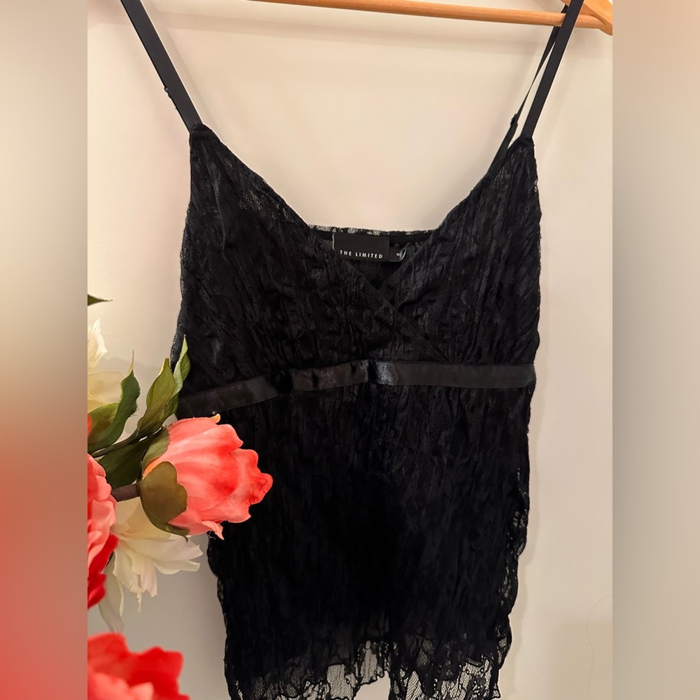 The Limited. Med Lace Top.